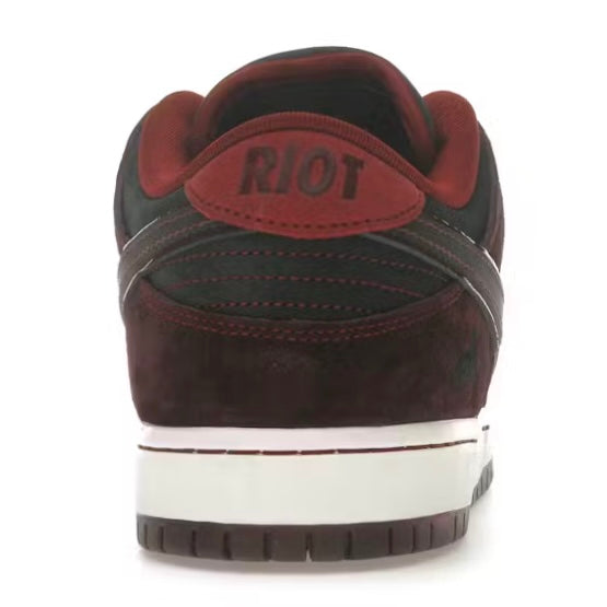 Nike SB Dunk Low Riot Skateshop