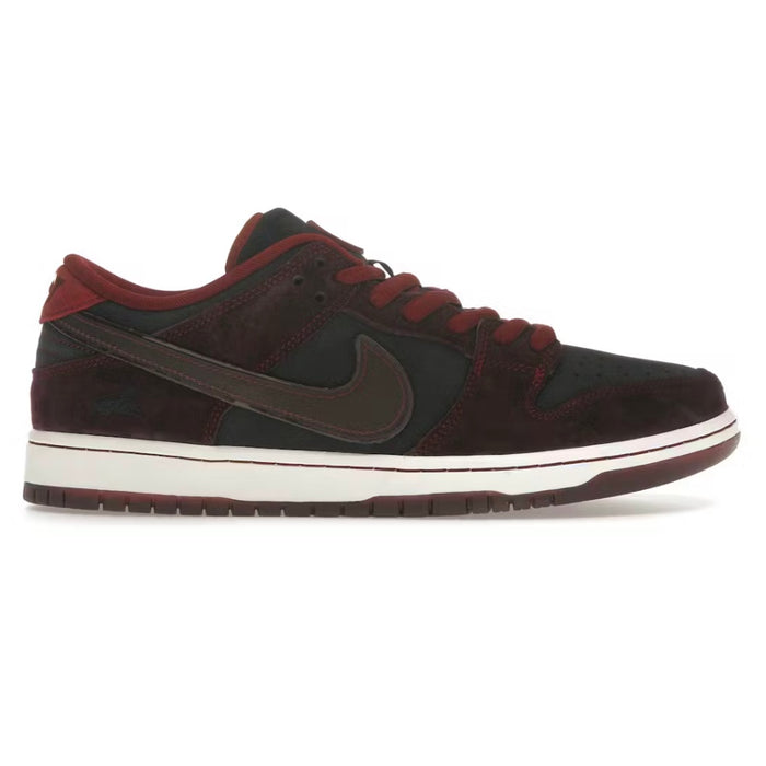 Nike SB Dunk Low Riot Skateshop